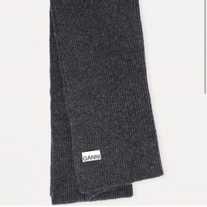 NWT Ganni wool scarf